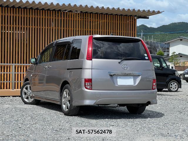 Toyota ISIS 2006-09 8434998-1