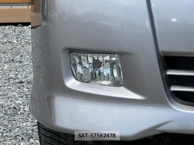 Toyota ISIS 2006-09 8434998-12