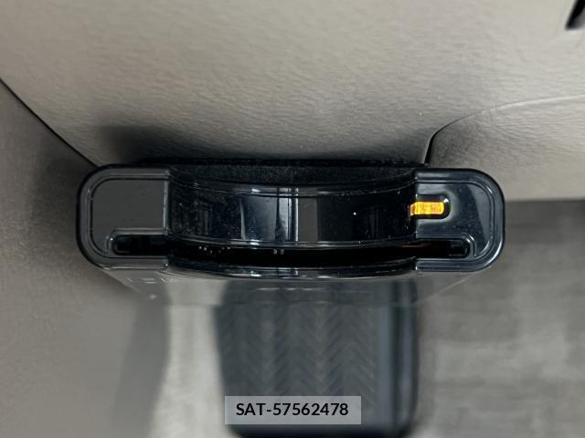 Toyota ISIS 2006-09 8434998-13