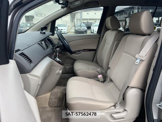 Toyota ISIS 2006-09 8434998-14
