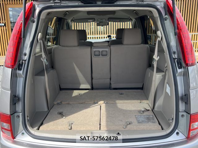 Toyota ISIS 2006-09 8434998-18