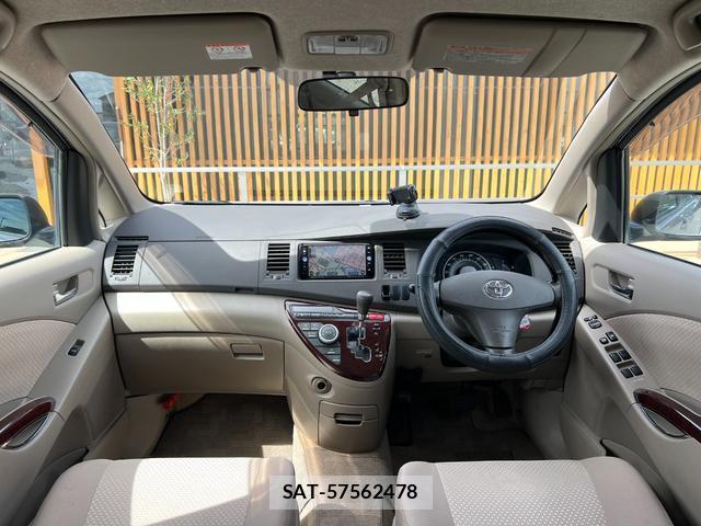 Toyota ISIS 2006-09 8434998-2