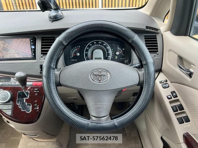 Toyota ISIS 2006-09 8434998-5