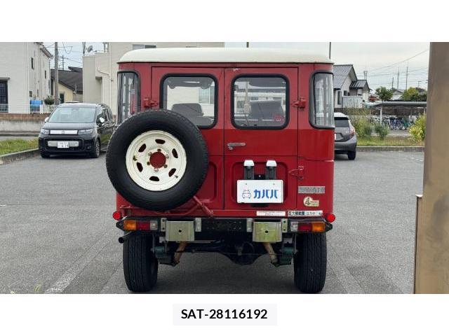 Toyota LAND CRUISER 1982 8434399-3