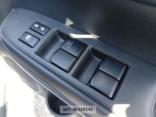 Nissan LATIO 2017-08 8433993-13