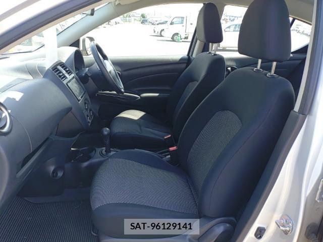 Nissan LATIO 2017-08 8433993-15