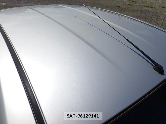 Nissan LATIO 2017-08 8433993-6