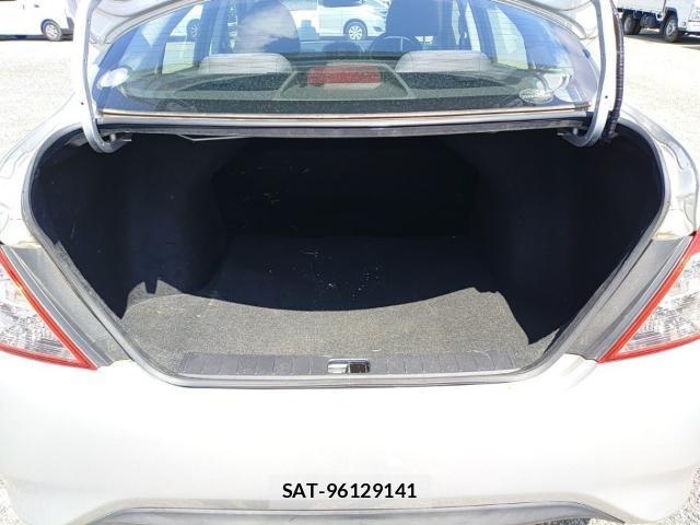 Nissan LATIO 2017-08 8433993-7