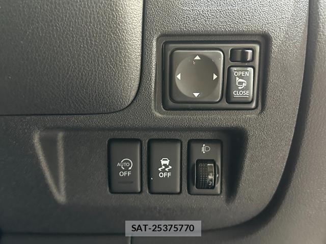 Nissan LATIO 2015-08 8434995-11