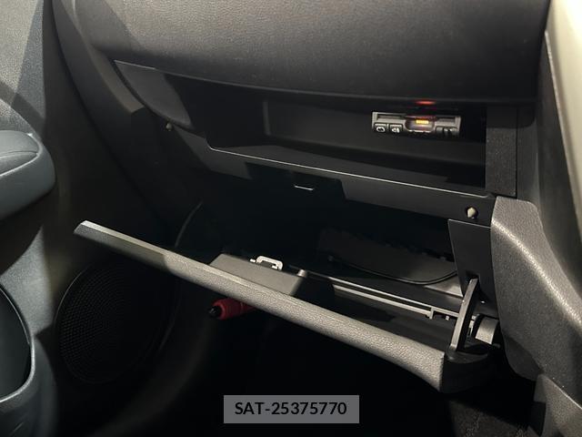 Nissan LATIO 2015-08 8434995-18