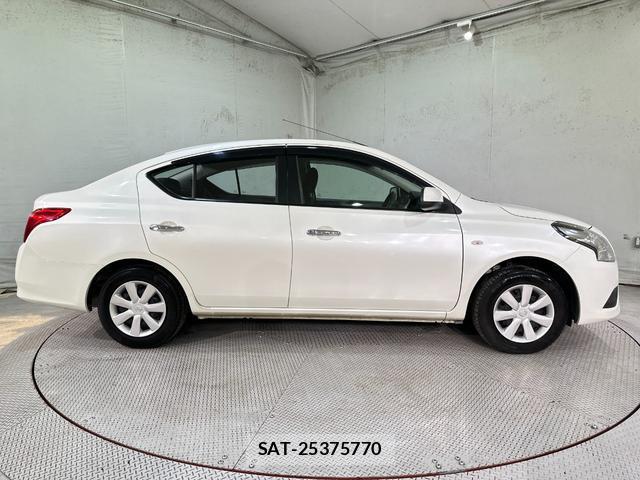 Nissan LATIO 2015-08 8434995-3