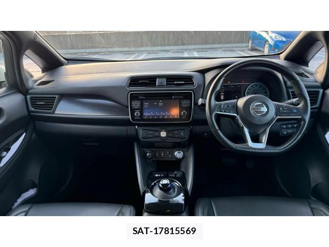 Nissan LEAF 2019-10 8434313-4