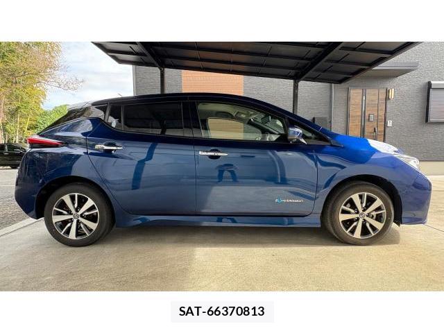 Nissan LEAF 2019 8434400-2