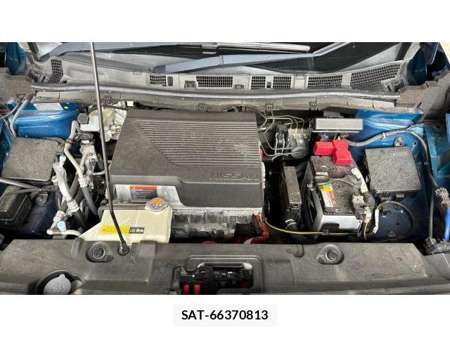 Nissan LEAF 2019 8434400-9
