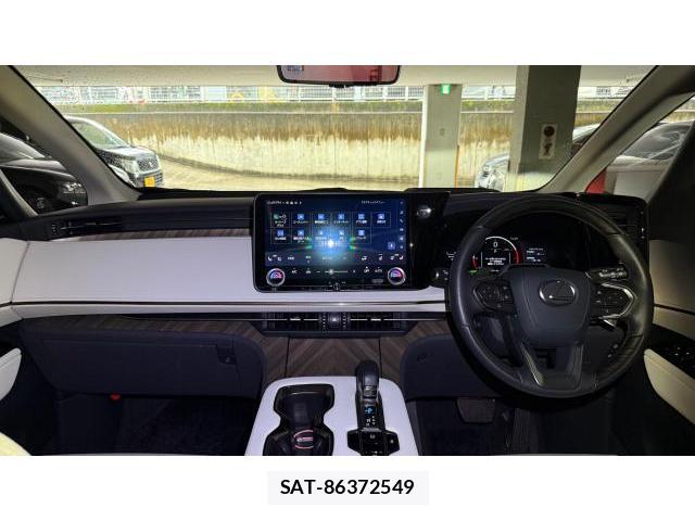 Lexus LM 2024 8434378-3