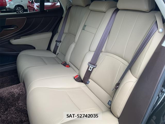 Lexus LS 2019-08 8434076-12