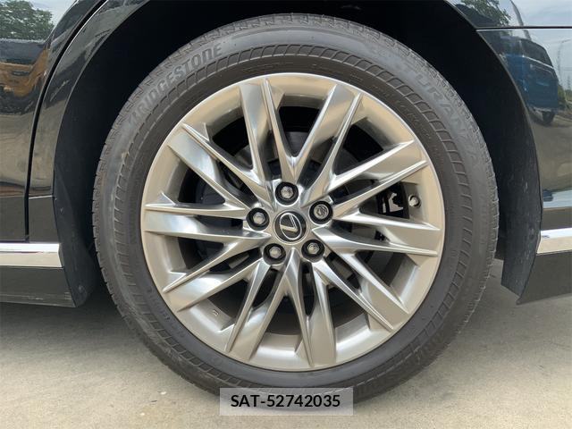 Lexus LS 2019-08 8434076-18