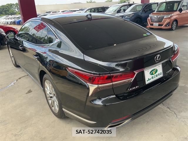 Lexus LS 2019-08 8434076-7
