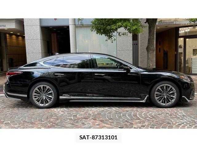Lexus LS 2018-10 8434393-1