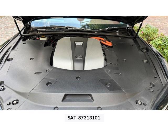 Lexus LS 2018-10 8434393-9