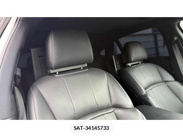 Lexus LS 2017-11 8434417-6