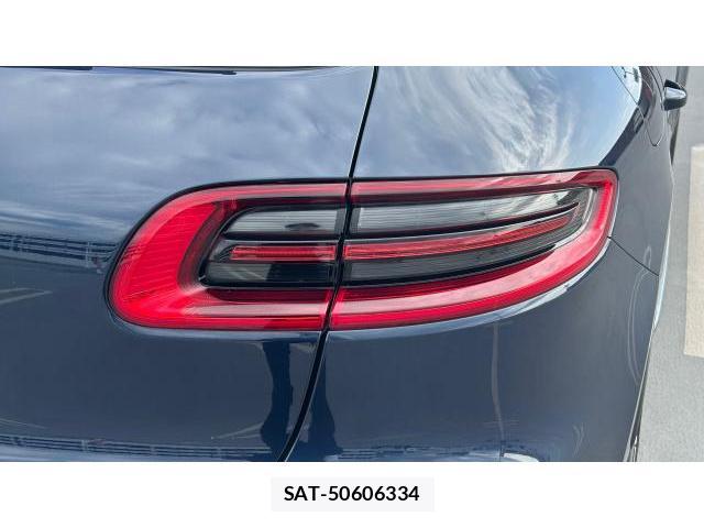 Porsche MACAN 2015-12 8434292-10