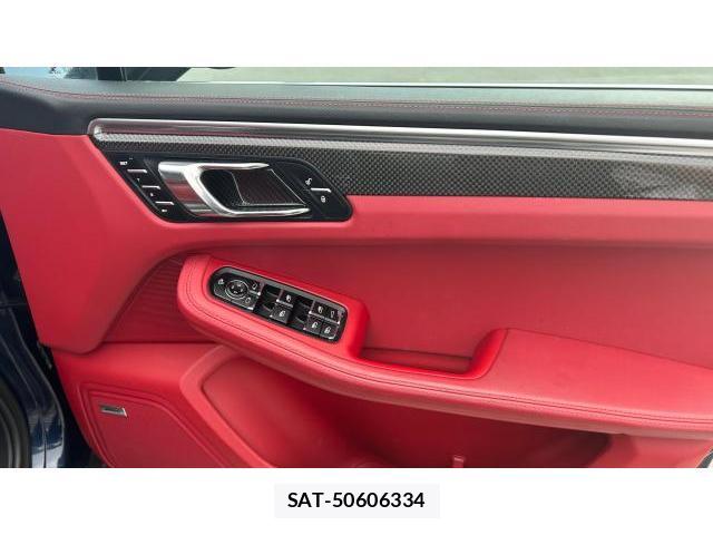 Porsche MACAN 2015-12 8434292-15