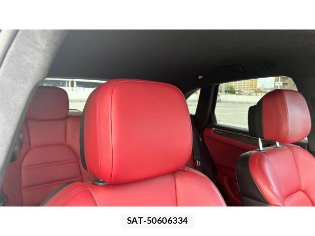 Porsche MACAN 2015-12 8434292-16