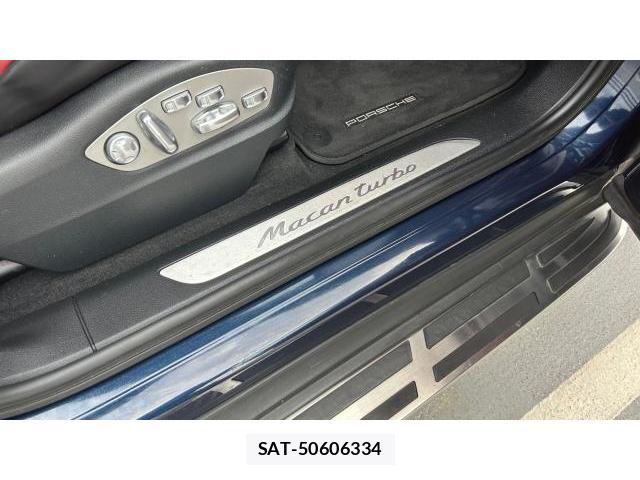 Porsche MACAN 2015-12 8434292-19