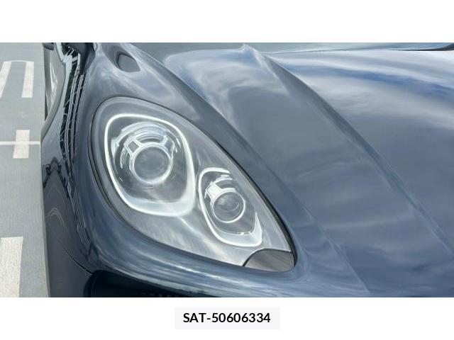 Porsche MACAN 2015-12 8434292-9