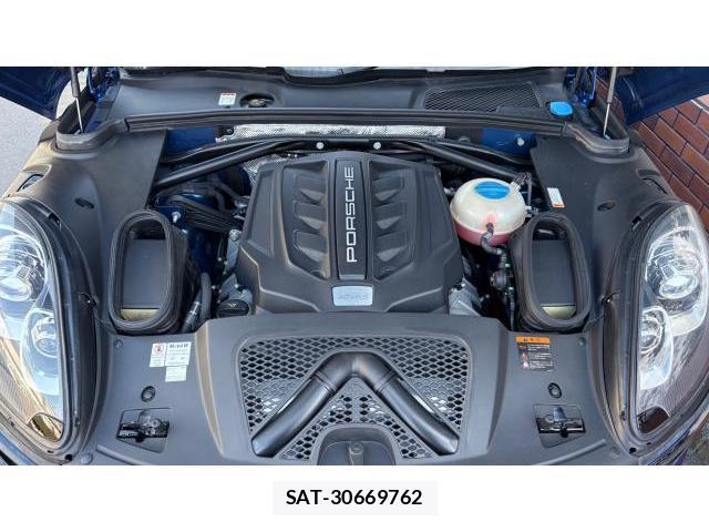 Porsche MACAN 2015 8434436-9