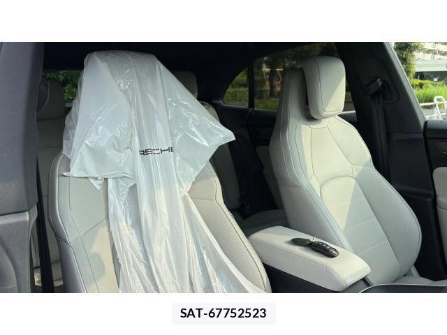 Porsche MACAN 2026 8434583-5