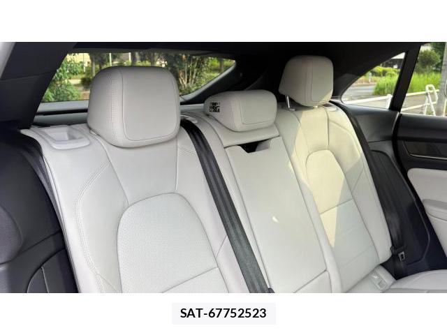 Porsche MACAN 2026 8434583-6