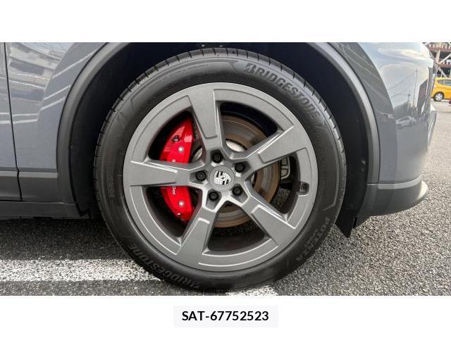 Porsche MACAN 2026 8434583-7