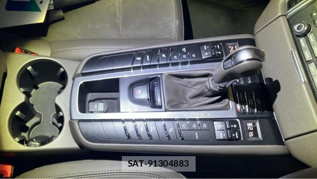 Porsche MACAN 2018-12 8434658-14