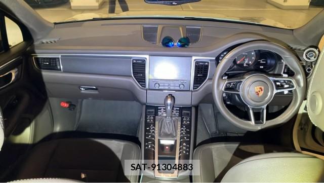 Porsche MACAN 2018-12 8434658-2