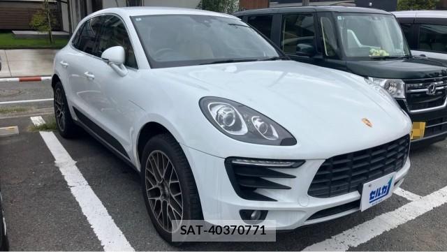 Porsche MACAN 2018-05 8434712-11