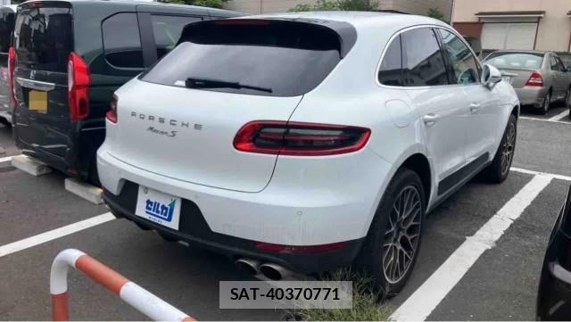 Porsche MACAN 2018-05 8434712-12