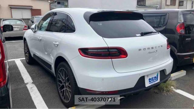 Porsche MACAN 2018-05 8434712-13