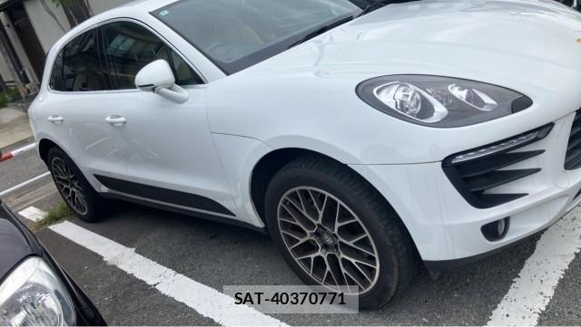 Porsche MACAN 2018-05 8434712-3