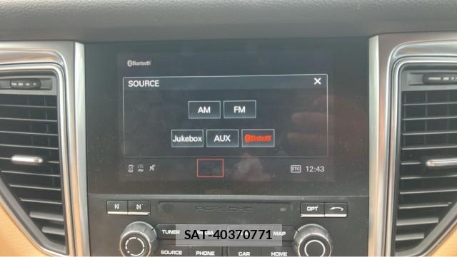Porsche MACAN 2018-05 8434712-4