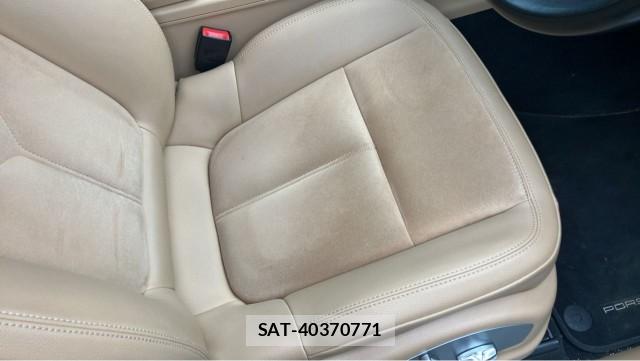 Porsche MACAN 2018-05 8434712-5