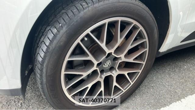 Porsche MACAN 2018-05 8434712-8
