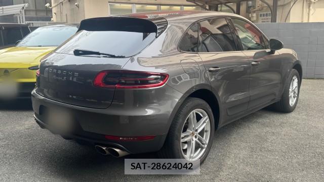 Porsche MACAN 2018-08 8434727-12