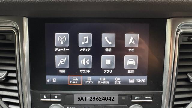 Porsche MACAN 2018-08 8434727-4