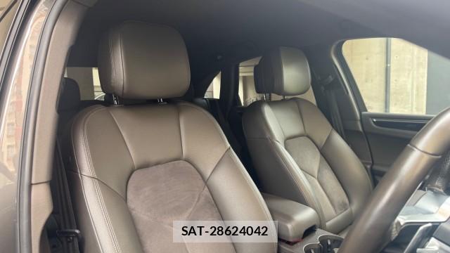 Porsche MACAN 2018-08 8434727-5