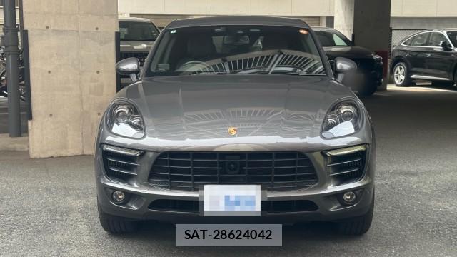 Porsche MACAN 2018-08 8434727-9