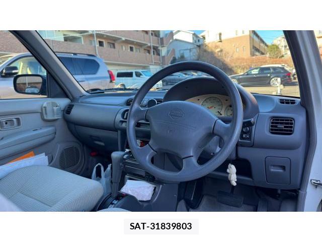 Nissan MARCH 2001 8434339-4