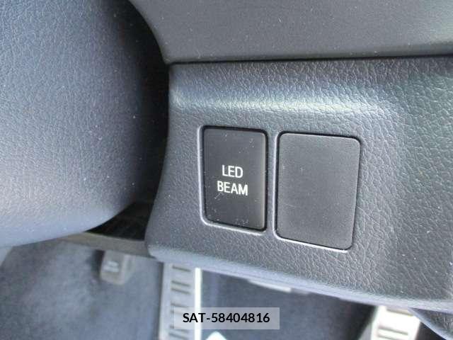 Toyota MARK X 2016-05 8434285-12