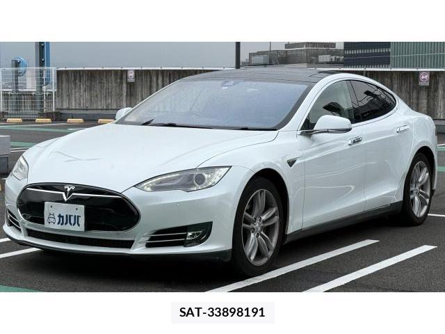 Tesla MODEL S 2014-12 8434419-0